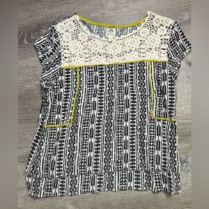 Anthropologie Tiny Cute Top-‎ Medium
